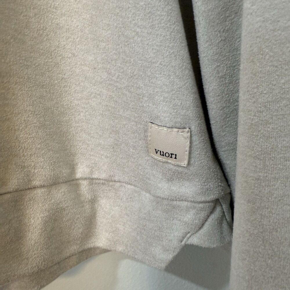 Vuori Halo Essential Hoodie Womens Light Heather Gray M Lightweight Pullover - Picture 8 of 9